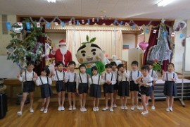 こども園にサンタクロースがやってきた!